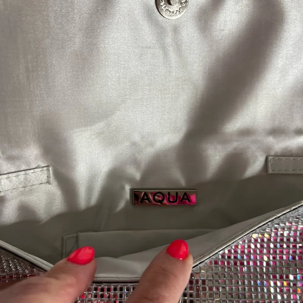 Aqua Silver Clutch w/Removable Crossbody Strap - Picture 6 of 10